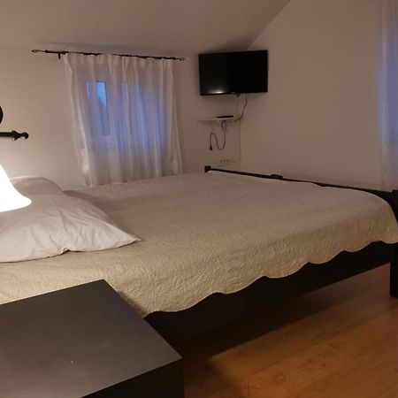 Apartman Kornu Veli Lošinj Екстериор снимка